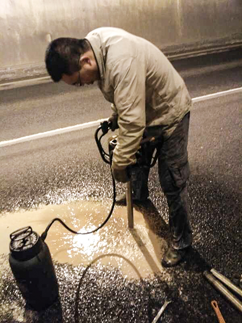 紹爾背包鉆機.jpg