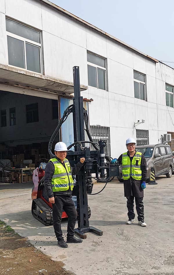 犀牛HBT取土鉆機(jī).jpg